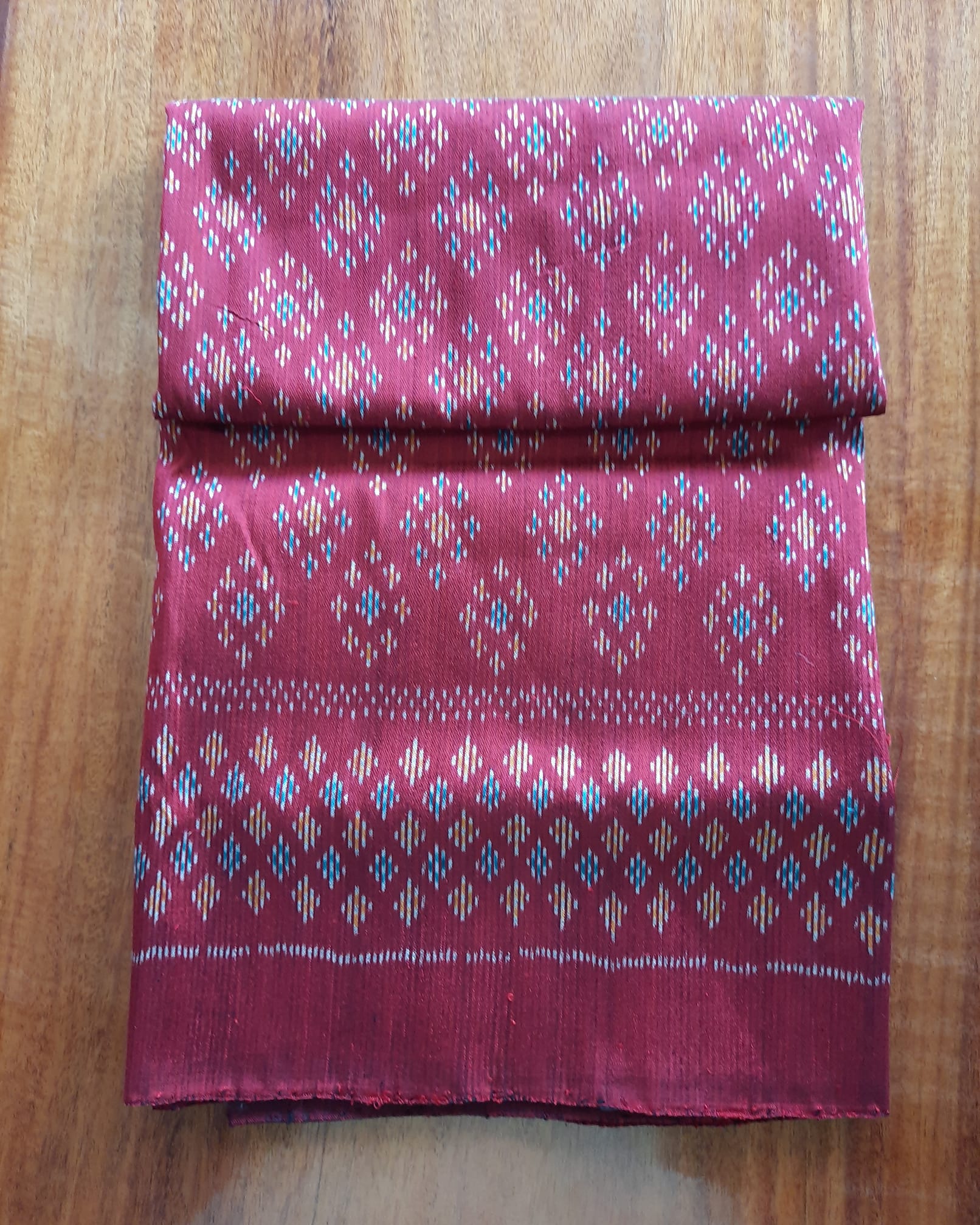 ผ้าไหมลายมัดหมี่เขวาสินรินทร์